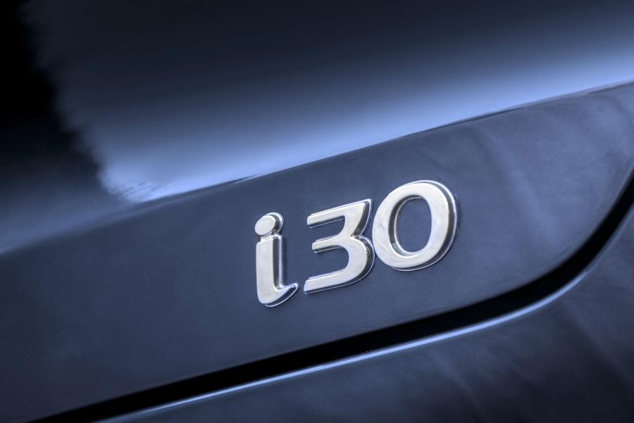 Логотип Hyundai i30 Fastback (PD) 2018 года  (UK) (фото 31 из 40)